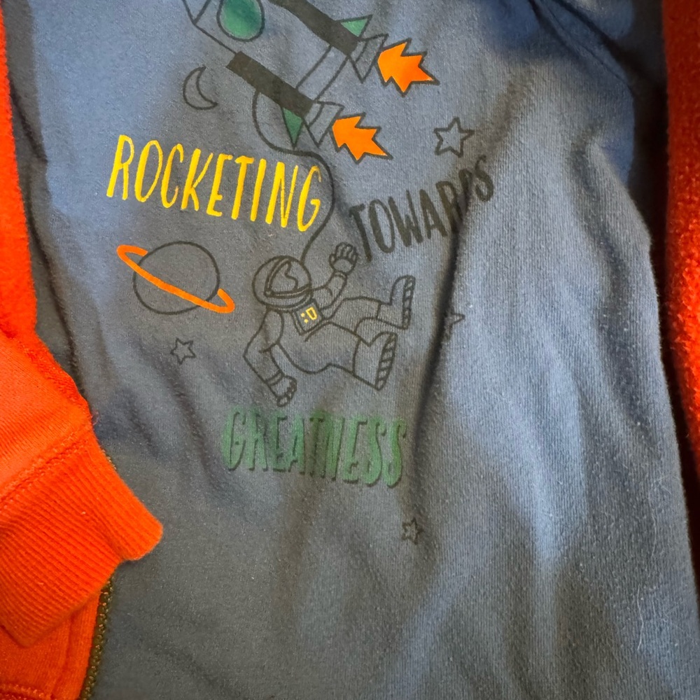 Four Outfit Bundle With Three Full Zip Hoodies Great For Play Time 18-24 (2T) - Picture 4 of 16